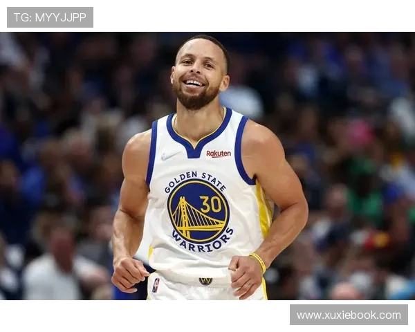 爱德华兹回忆与库里并肩作战时的关键表现与领袖风范